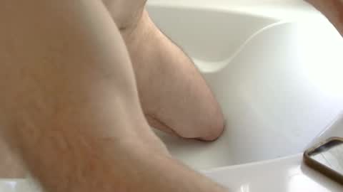 Snapshot of skintrovert chatting on 11/11/25, 08:42 Skintrovert online show from 11/11/25, 08:42