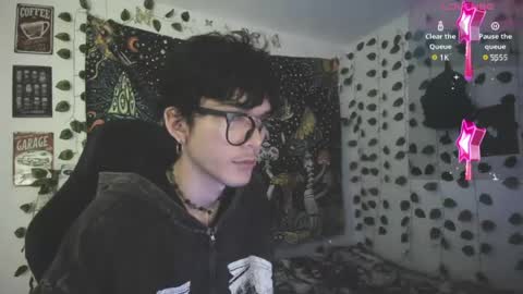 skiny_dann online show from 04/23/26, 03:08