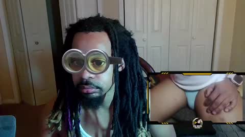 Snapshot of skinzandbait chatting on 12/15/24, 05:56 strokerpoker online show from 12/15/24, 05:56