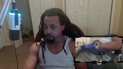 Snapshot of skinzandbait chatting on 12/17/24, 09:07 strokerpoker online show from 12/17/24, 09:07