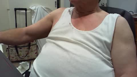 Snapshot of skipper1970 chatting on 05/27/26, 09:17 Skipper1970 online show from 05/27/26, 09:17