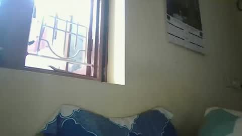 Snapshot of sklavepappu143 chatting on 05/16/26, 06:21 Indianslut1431 online show from 05/16/26, 06:21