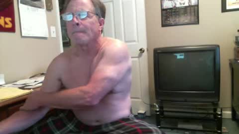 Snapshot of skn1960e chatting on 06/26/26, 03:27 skn1960e online show from 06/26/26, 03:27