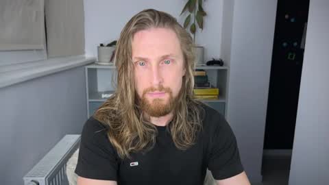 sky_guy25 online show from 10/30/25, 09:37