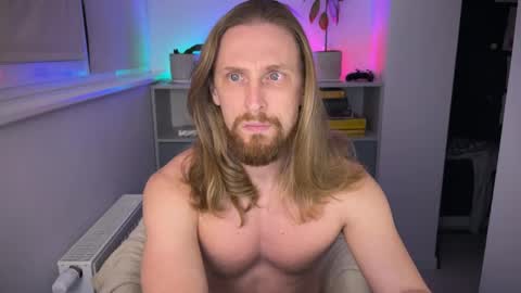 sky_guy25 online show from 11/02/25, 09:28