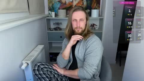 sky_guy25 online show from 04/23/26, 07:49