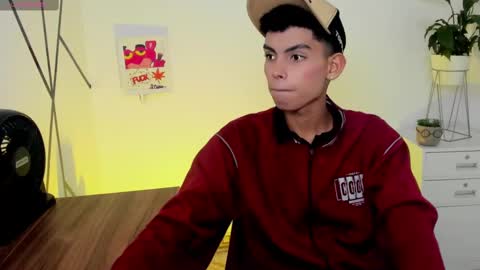 Snapshot of sky_jules chatting on 10/12/25, 04:22 Daniel online show from 10/12/25, 04:22