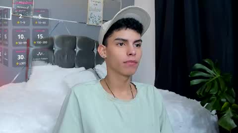 Snapshot of sky_jules chatting on 11/07/25, 03:50 Daniel online show from 11/07/25, 03:50