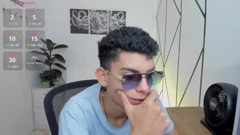 Snapshot of sky_jules chatting on 11/08/25, 03:29 Daniel online show from 11/08/25, 03:29