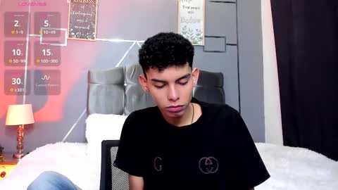 Snapshot of sky_jules chatting on 11/09/25, 09:02 Daniel online show from 11/09/25, 09:02