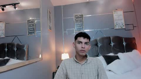 Snapshot of sky_jules chatting on 11/12/25, 03:07 Daniel online show from 11/12/25, 03:07