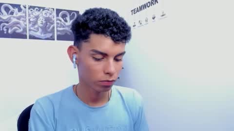 Snapshot of sky_jules chatting on 11/21/25, 03:16 Daniel online show from 11/21/25, 03:16