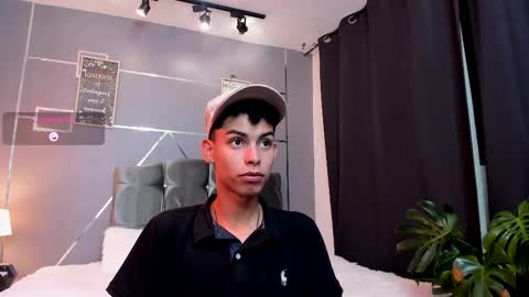 Snapshot of sky_jules chatting on 11/22/25, 03:27 Daniel online show from 11/22/25, 03:27