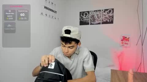 Snapshot of sky_jules chatting on 12/02/25, 03:23 Daniel online show from 12/02/25, 03:23