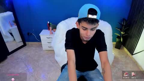 Snapshot of sky_jules chatting on 12/05/25, 04:10 Daniel online show from 12/05/25, 04:10