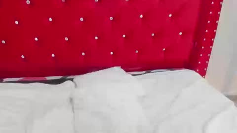 Snapshot of sky_ls chatting on 09/17/25, 04:08 sky_ls online show from 09/17/25, 04:08