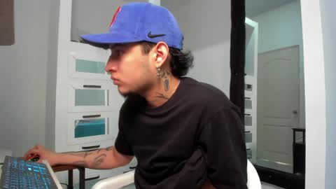 sky_wild online show from 03/29/26, 08:31