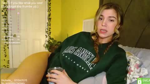 Snapshot of skybella_ chatting on 02/04/25, 04:50 Skylar online show from 02/04/25, 04:50