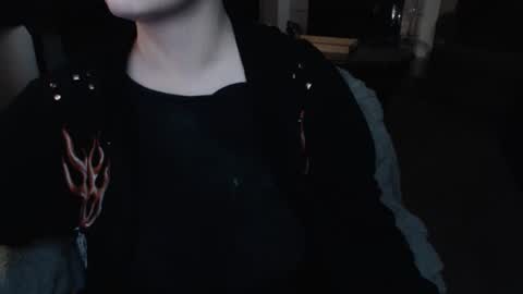 SKYLE   online show from 12/19/25, 10:44