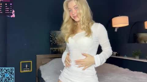 Skye online show from 10/24/25, 07:10