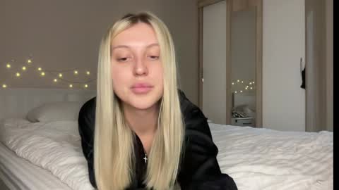 Snapshot of skyffi chatting on 02/06/25, 07:29 GARRY AND SOPHIA online show from 02/06/25, 07:29