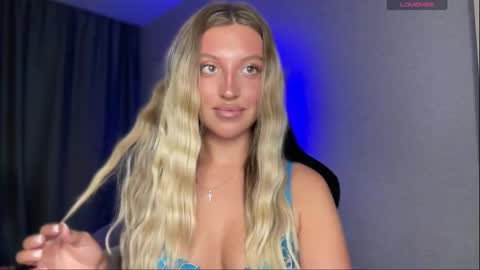 Snapshot of skyffi chatting on 09/20/25, 06:20 GARRY AND SOPHIA online show from 09/20/25, 06:20