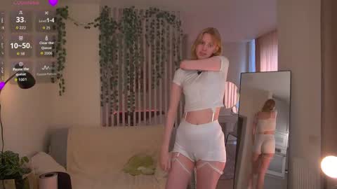 SofiaHelp me overcome shynes with 100 thumbs upTelegramBunnyPure online show from 05/04/26, 02:07