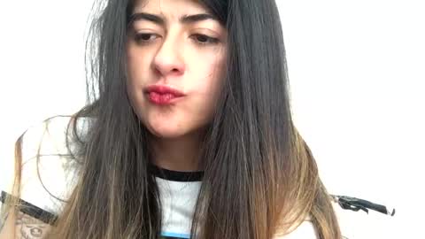 Snapshot of skyler1195 chatting on 02/07/26, 04:33 Skyler online show from 02/07/26, 04:33