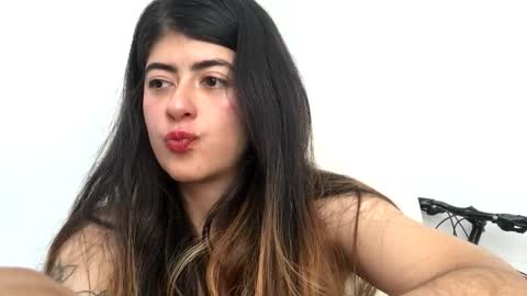 Snapshot of skyler1195 chatting on 02/11/26, 04:01 Skyler online show from 02/11/26, 04:01