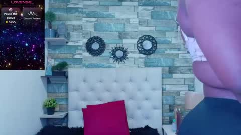 Snapshot of skyler_naomi chatting on 05/02/26, 01:27 skyler_naomi online show from 05/02/26, 01:27