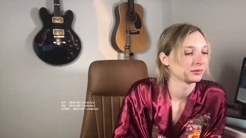 skylerluvsuuu online show from 01/18/25, 04:48