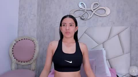 Snapshot of skylerwhite02 chatting on 09/09/25, 07:57 Skyler online show from 09/09/25, 07:57