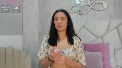 Snapshot of skylerwhite02 chatting on 12/03/25, 08:07 Skyler online show from 12/03/25, 08:07