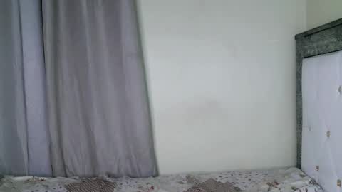 skyqueen0 online show from 10/23/25, 07:01