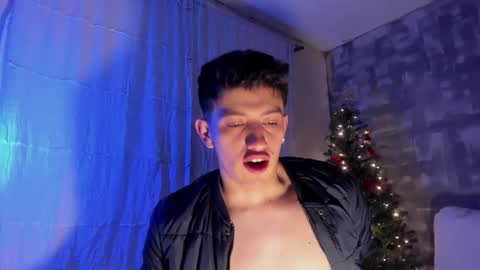 Snapshot of skyrid3r chatting on 12/16/25, 12:26 Skyrider online show from 12/16/25, 12:26