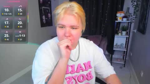 skytrisha online show from 09/16/25, 01:12