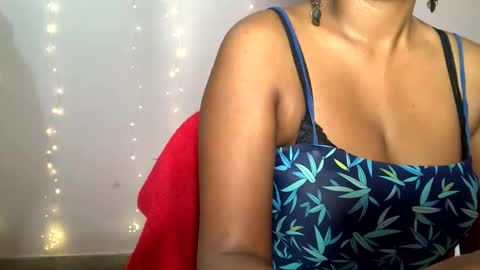 Snapshot of slanggirl chatting on 06/08/26, 09:59 slanggirl online show from 06/08/26, 09:59