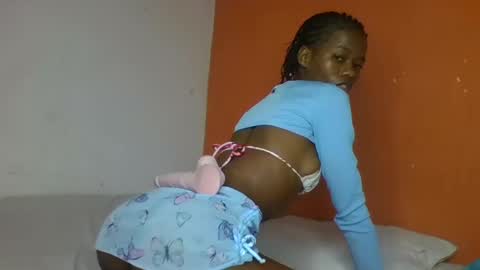 Snapshot of slaybby chatting on 02/21/25, 05:20 Slaybby online show from 02/21/25, 05:20