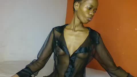 Snapshot of slaybby chatting on 02/24/25, 01:24 Slaybby online show from 02/24/25, 01:24