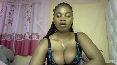 Snapshot of slayslay002 chatting on 01/23/25, 08:56 Rose online show from 01/23/25, 08:56