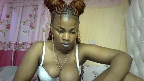 Snapshot of slayslay002 chatting on 01/30/25, 11:02 Rose online show from 01/30/25, 11:02