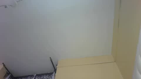 Snapshot of slayslay002 chatting on 02/23/25, 11:36 Rose online show from 02/23/25, 11:36