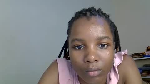 Snapshot of sleciah chatting on 11/26/25, 09:21 sleciah online show from 11/26/25, 09:21