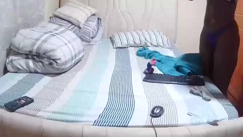 slender_sweetbabe online show from 06/04/26, 11:27