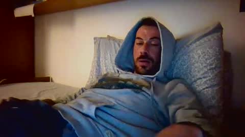 Snapshot of slevin1983 chatting on 02/16/25, 02:43 slevin online show from 02/16/25, 02:43