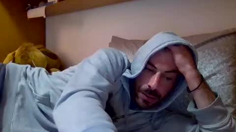 Snapshot of slevin1983 chatting on 02/16/25, 05:48 slevin online show from 02/16/25, 05:48