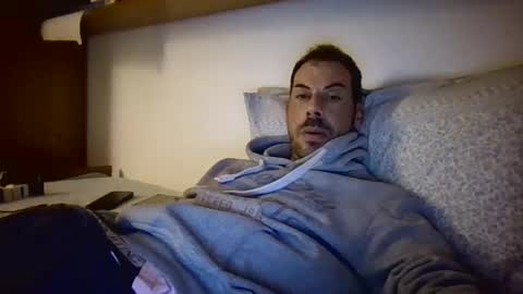 Snapshot of slevin1983 chatting on 03/04/25, 06:07 slevin online show from 03/04/25, 06:07