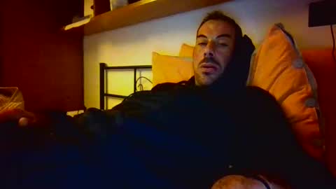 Snapshot of slevin1983 chatting on 11/02/25, 11:51 slevin online show from 11/02/25, 11:51