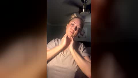 slick96264769 online show from 05/19/26, 04:41