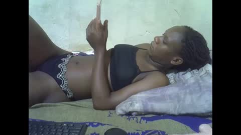 Snapshot of slim_girl3 chatting on 02/23/25, 10:06 slim_girl3 online show from 02/23/25, 10:06